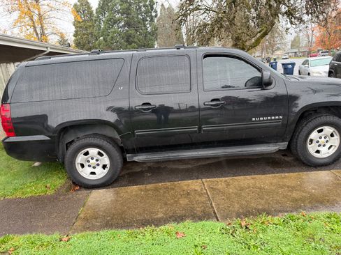 Used 2012 Chevrolet Suburban LT image 5