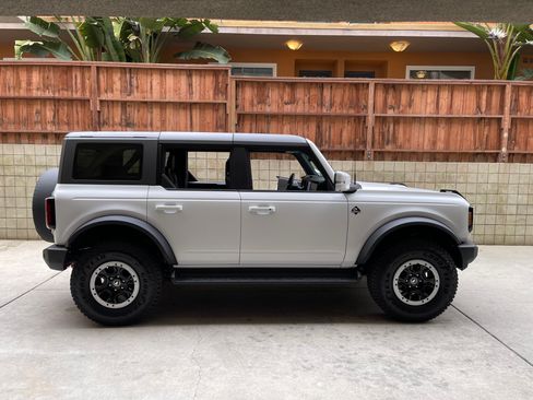 Used 2025 Ford Bronco Outer Banks w/ Sasquatch Package image 5