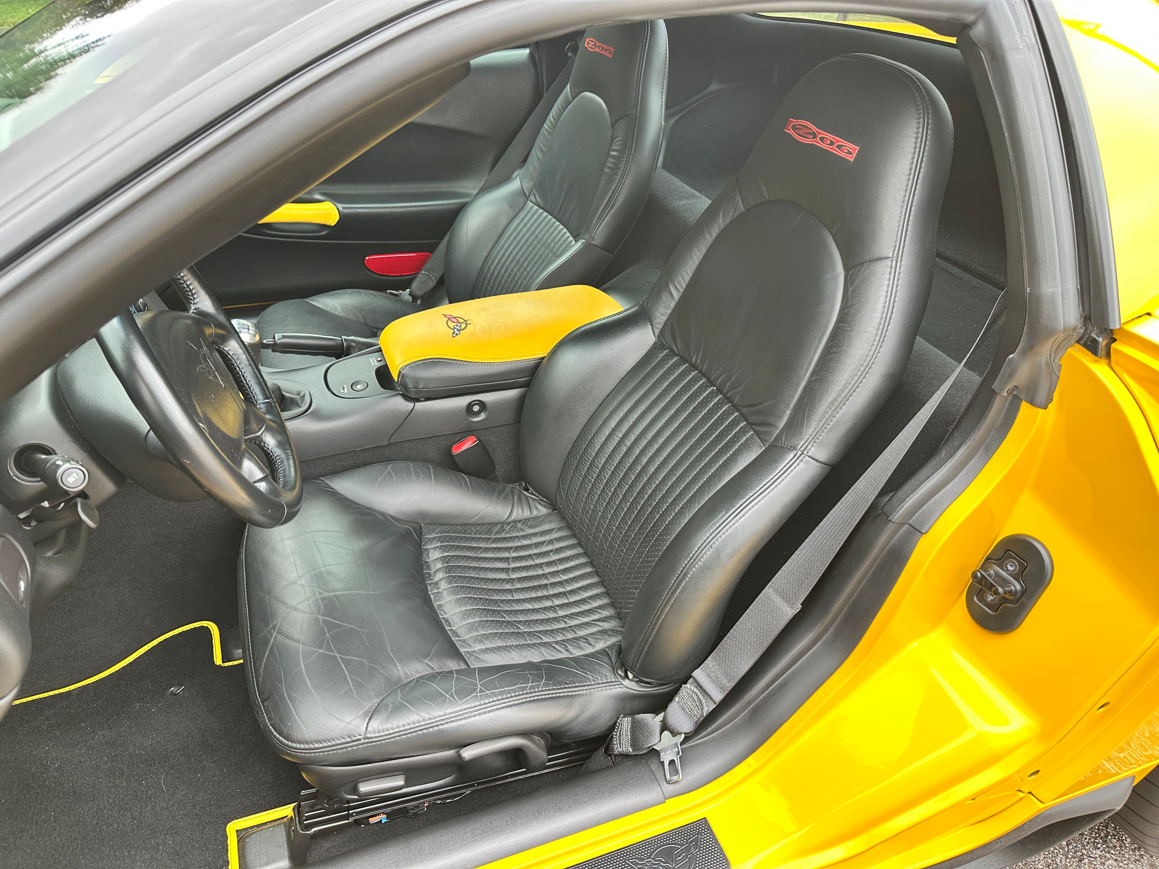 Used 2003 Chevrolet Corvette Z06 w/ Memory Package, 3 Drivers RWD image 12