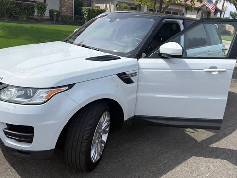 Used 2017 Land Rover Range Rover Sport SE AWD/4WD image 13