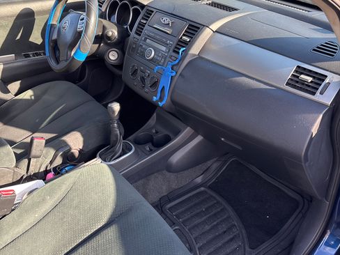 Used 2011 Nissan Versa 1.8 S w/ Plus Pkg image 11