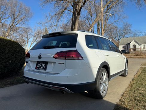 Used 2019 Volkswagen Golf Alltrack SEL image 8