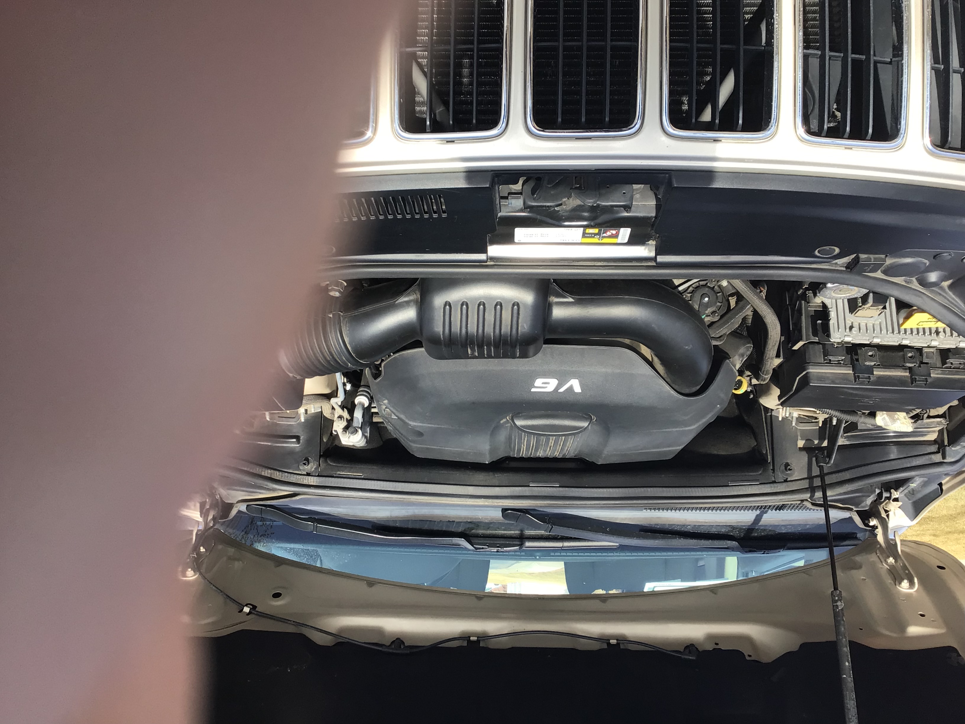 Used 2014 Jeep Grand Cherokee Laredo AWD/4WD image 11