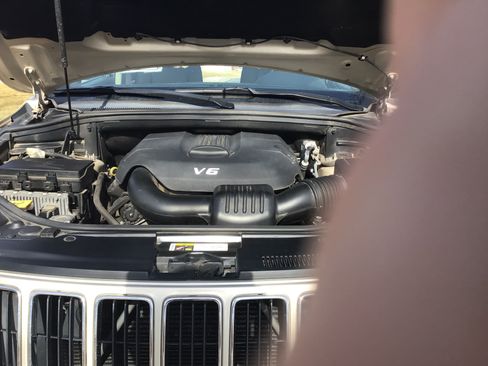 Used 2014 Jeep Grand Cherokee Laredo image 11