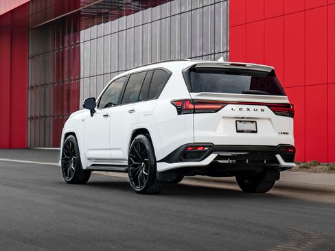 Used 2024 Lexus LX 600 F Sport image 4