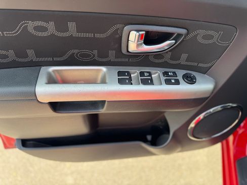 Used 2012 Kia Soul + FWD image 13