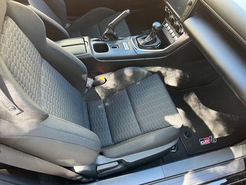 Used 2022 Toyota GR86 RWD image 11