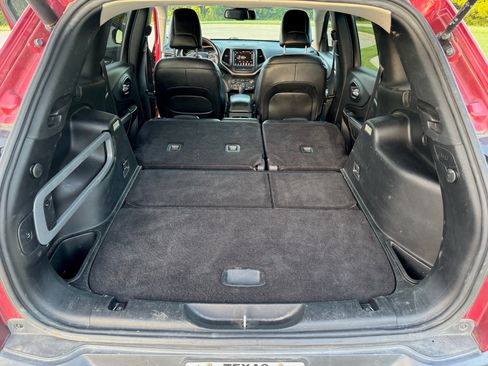 Used 2015 Jeep Cherokee Limited w/ Luxury Group image 36