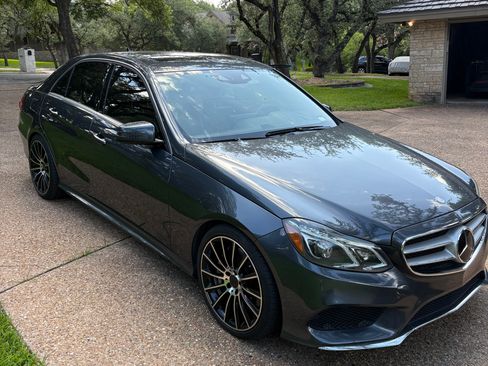 Used 2014 Mercedes-Benz E 550 4MATIC Sedan image 1