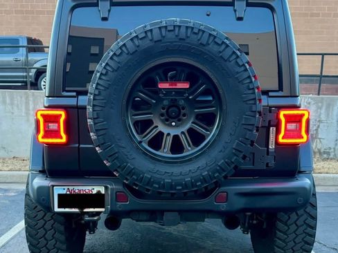 Used 2021 Jeep Wrangler Unlimited Rubicon AWD/4WD image 11