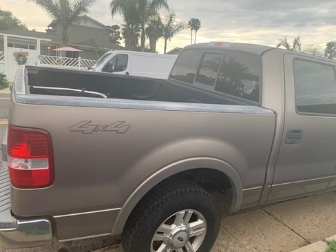 Used 2004 Ford F150 Lariat image 4