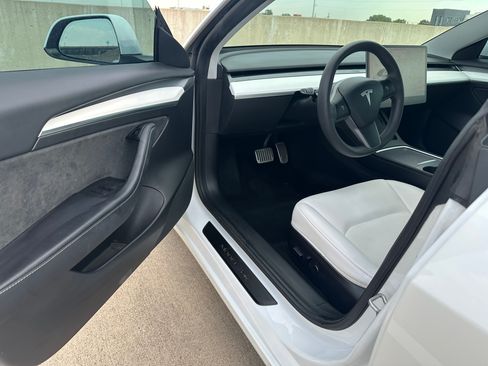 Used 2021 Tesla Model 3 Standard Range Plus RWD image 11