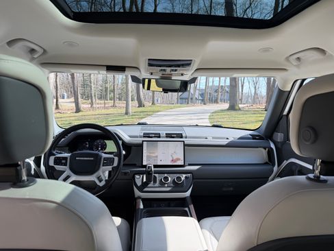 Used 2023 Land Rover Defender 130 First Edition image 12