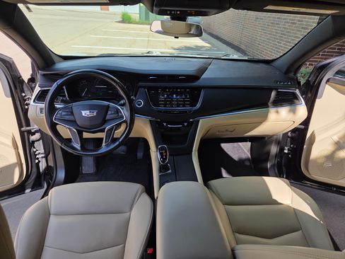 Used 2018 Cadillac XT5 AWD image 11