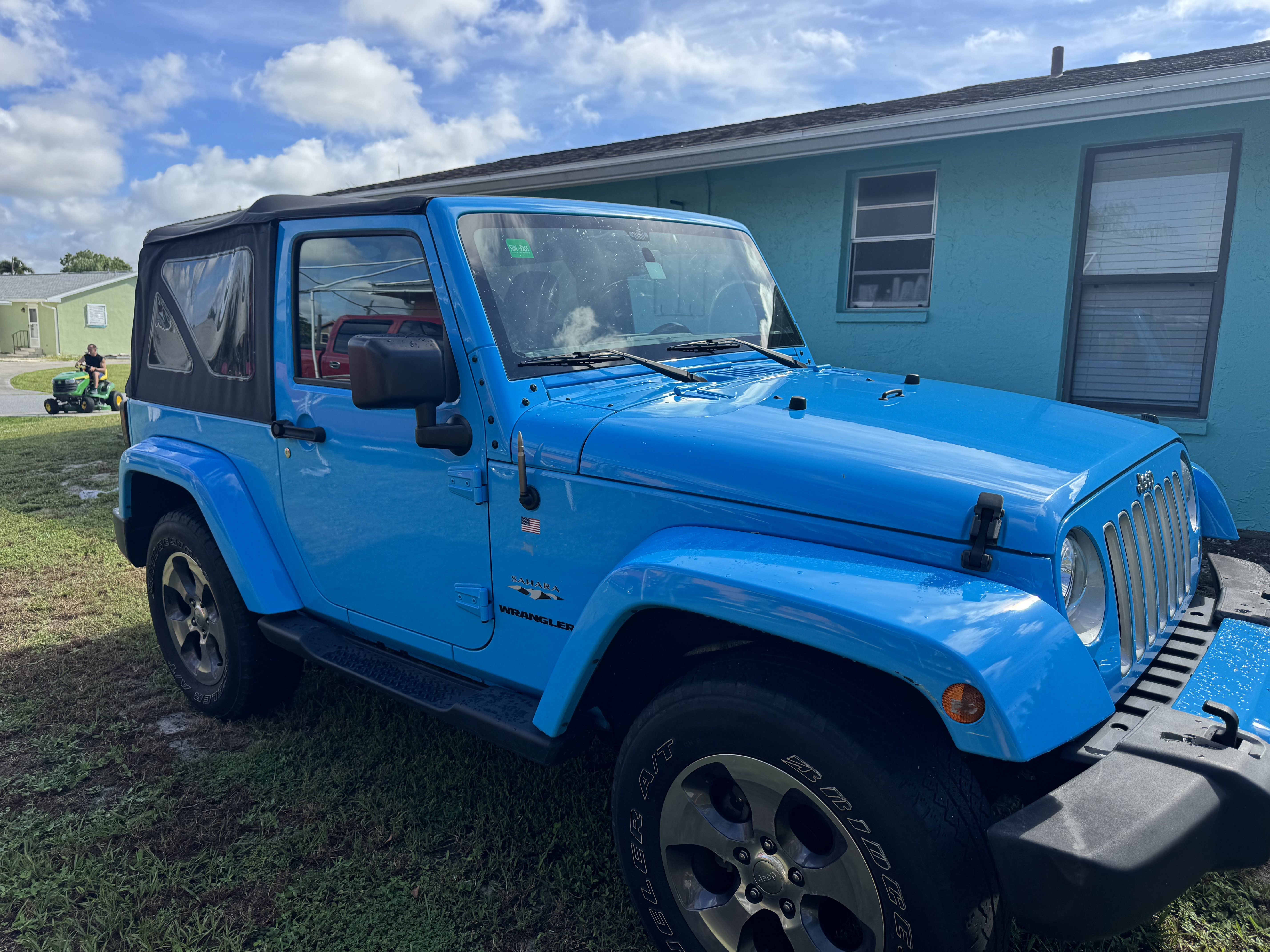 Used 2017 Jeep Wrangler Sahara w/ Connectivity Group AWD/4WD image 21