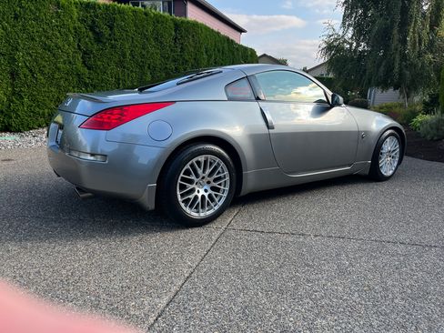 Used 2004 Nissan 350Z Touring w/ Aerodynamics Pkg image 4