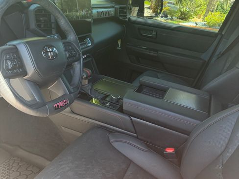 Used 2025 Toyota Sequoia TRD Pro AWD/4WD image 9