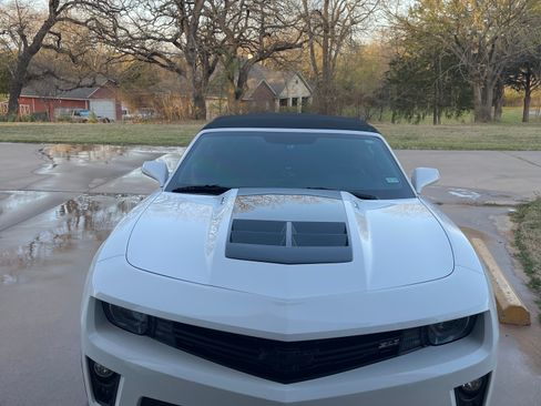 Used 2013 Chevrolet Camaro ZL1 RWD image 4