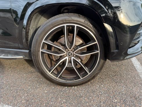 Used 2021 Mercedes-Benz GLS 580 4MATIC image 9