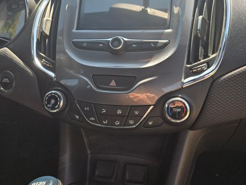 Used 2016 Chevrolet Cruze LT w/ Convenience Package image 5