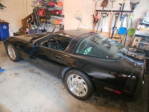 Used 1993 Chevrolet Corvette Coupe image 1