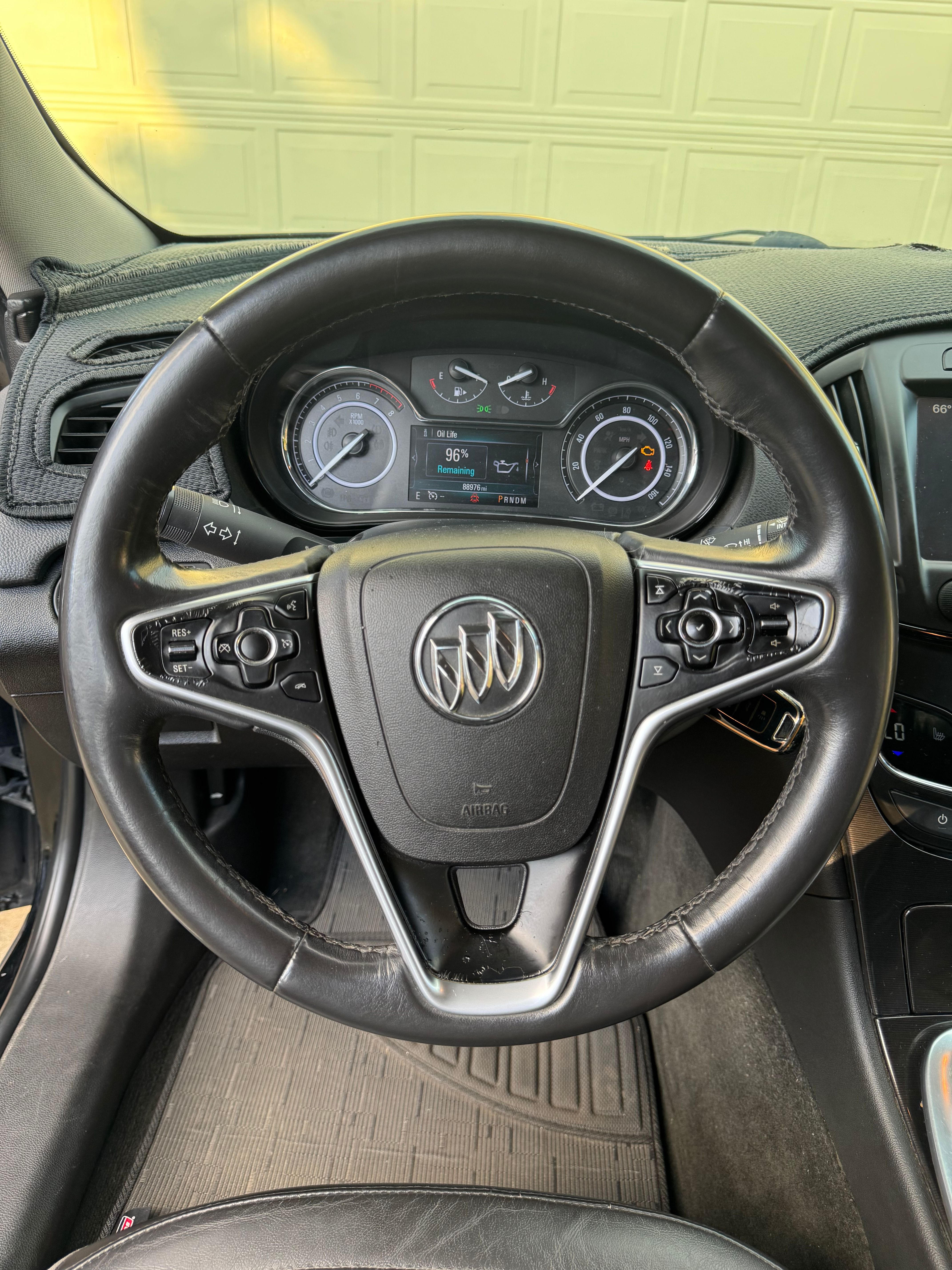 Used 2017 Buick Regal Sport Touring FWD image 9