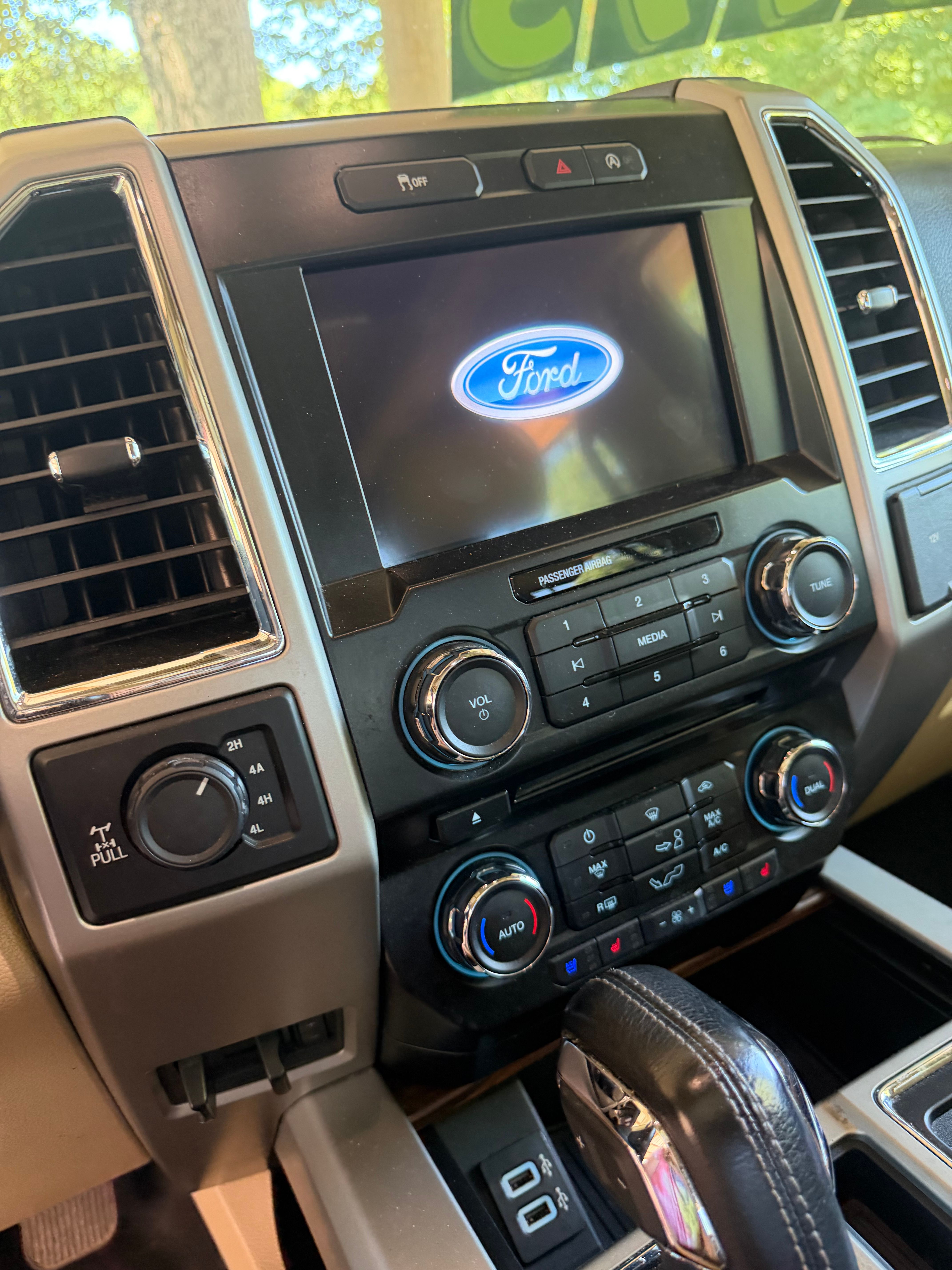 Used 2017 Ford F150 Lariat AWD/4WD image 5