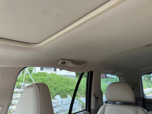 Used 2011 Volvo XC90 3.2 image 12