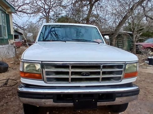 Used 1997 Ford F450 2WD Regular Cab Super Duty image 1
