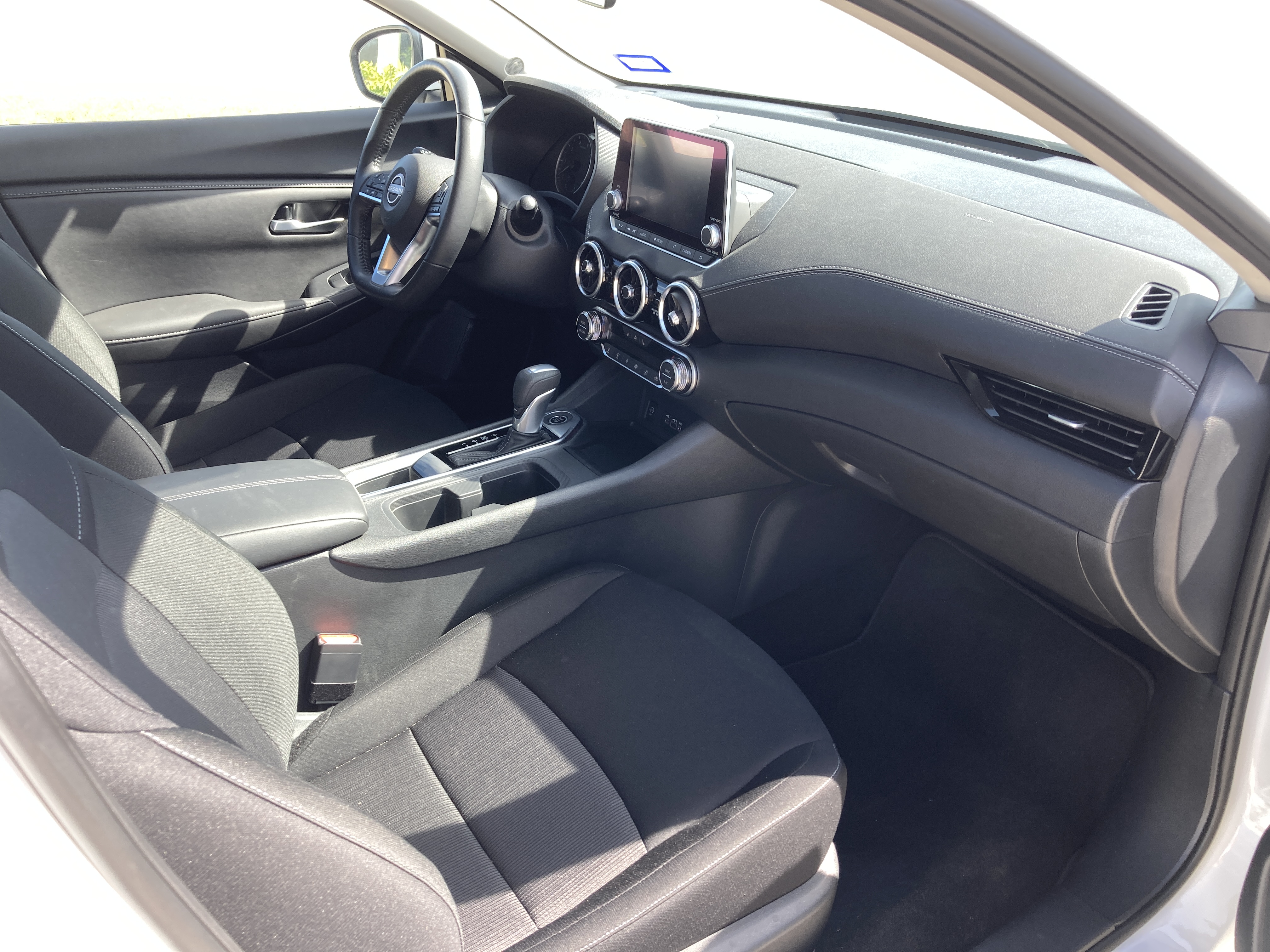 Used 2025 Nissan Sentra SV w/ All-Weather Package FWD image 13