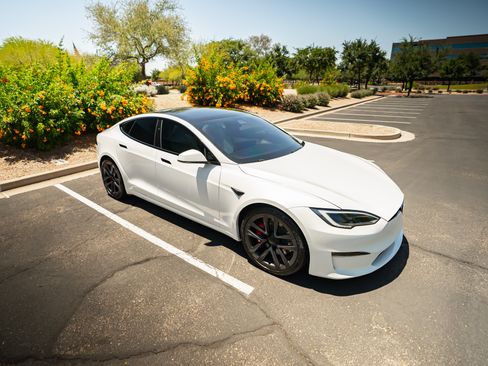 Used 2023 Tesla Model S Plaid image 17