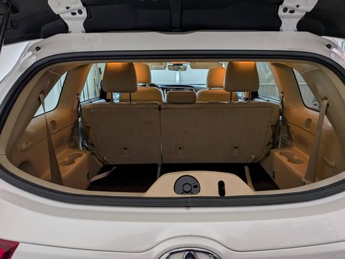 Used 2017 Toyota Highlander XLE image 19