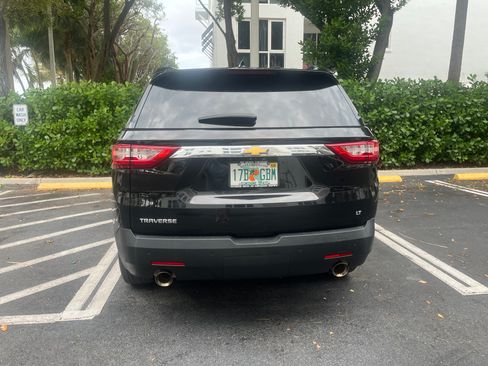 Used 2020 Chevrolet Traverse LT w/ LT Premium Package FWD image 5