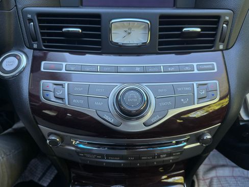 Used 2011 INFINITI M37 w/ Sport Pkg RWD image 16
