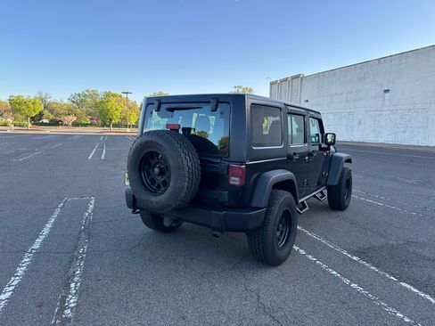 Used 2012 Jeep Wrangler Unlimited Sport w/ Trailer Tow Group image 10