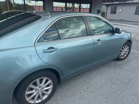 Used 2011 Toyota Camry XLE w/ XLE Extra-Value Pkg #1 FWD image 10