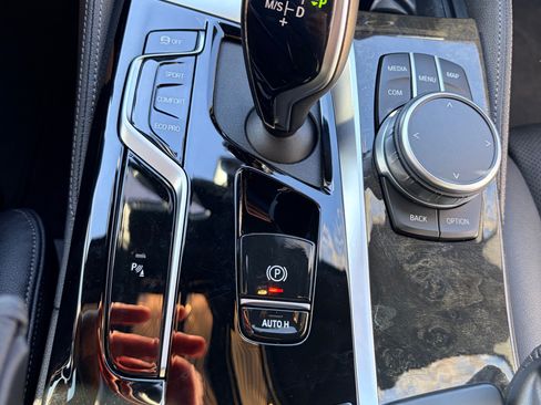 Used 2022 BMW 530i w/ M Sport Package image 29