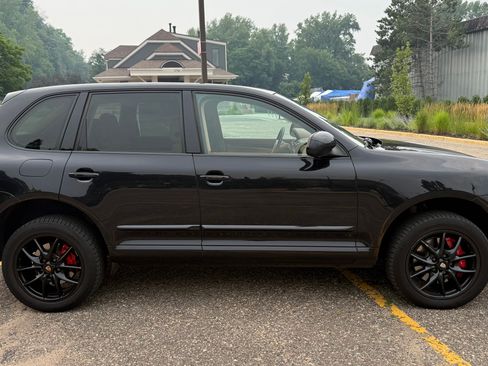 Used 2004 Porsche Cayenne Turbo AWD/4WD image 4