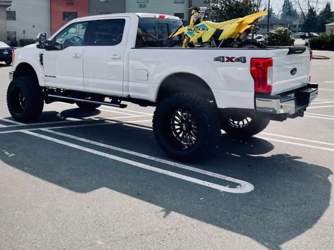 Used 2017 Ford F350 Lariat w/ Lariat Ultimate Package image 2