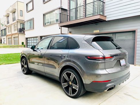 Used 2019 Porsche Cayenne image 4