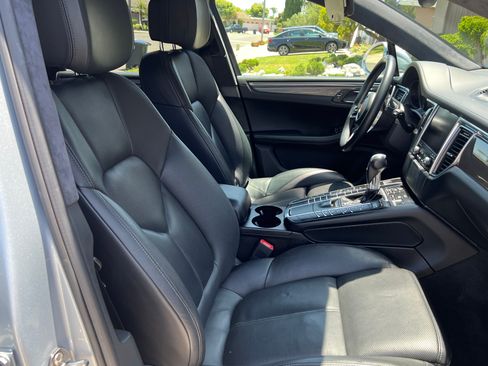 Used 2018 Porsche Macan Turbo image 4