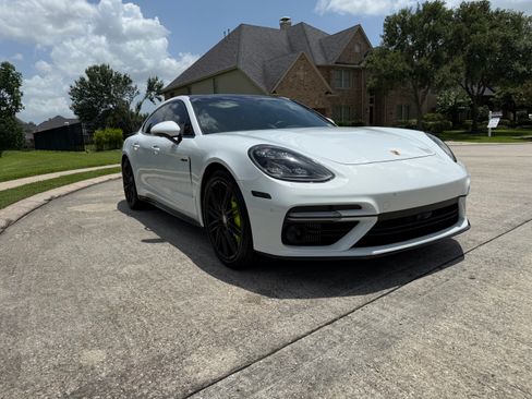 Used 2020 Porsche Panamera Turbo S image 5