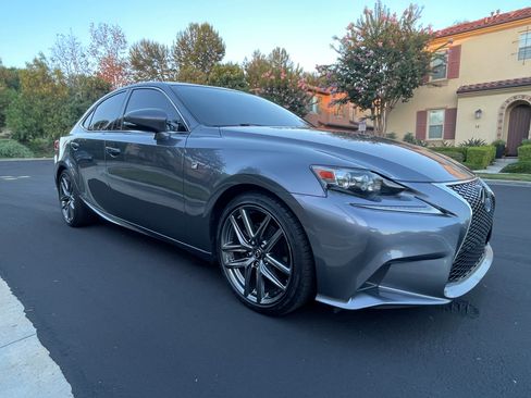 Used 2014 Lexus IS 250 w/ F-Sport Package RWD image 2