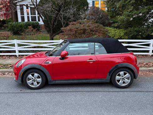 Used 2019 MINI Cooper Convertible image 1