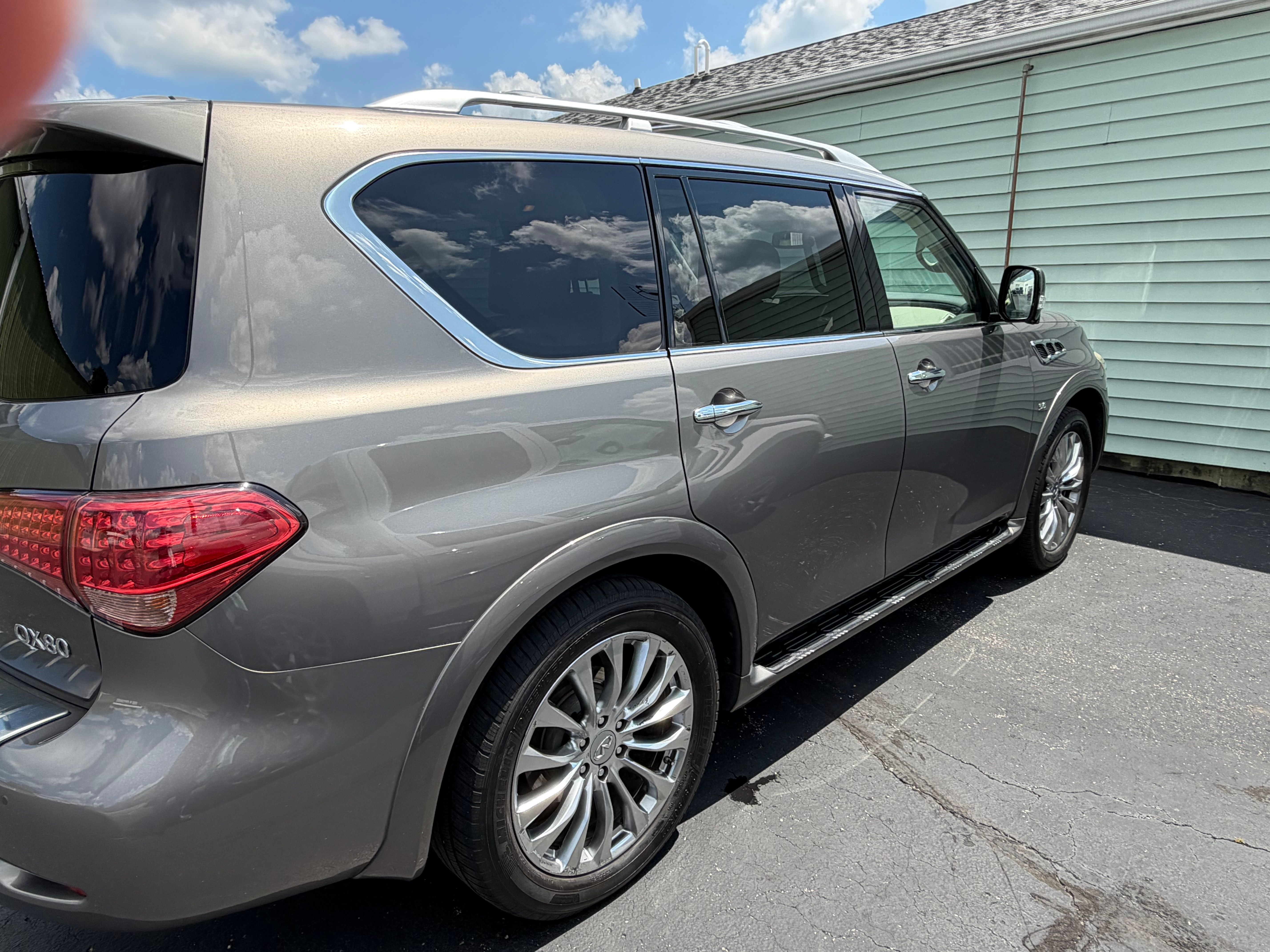 Used 2015 INFINITI QX80 4WD w/ 22" Wheel Package image 4