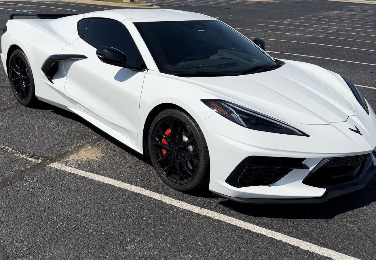 Used 2024 Chevrolet Corvette Stingray Preferred Cpe w/ Z51 Performance Package RWD image 5