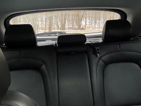 Used 2021 Hyundai Kona Limited image 8