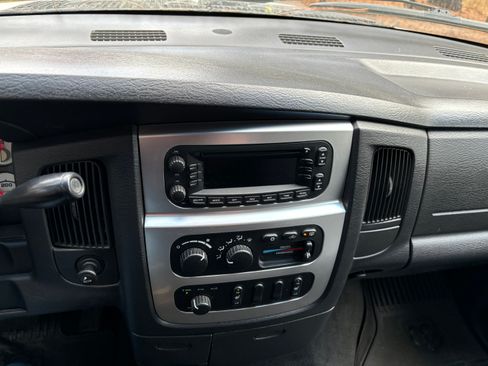 Used 2005 Dodge Ram 2500 Truck SLT image 9