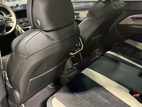 Used 2022 Bentley Bentayga image 20