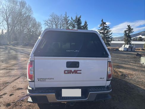 Used 2016 GMC Canyon SLT w/ Driver Alert Package image 10